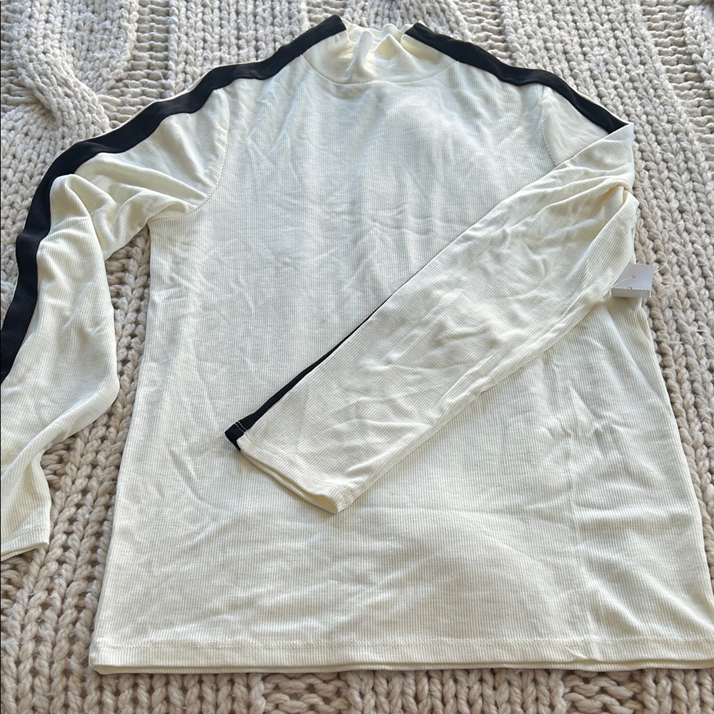 Lou & Grey Color Block Ribbed Cream Top